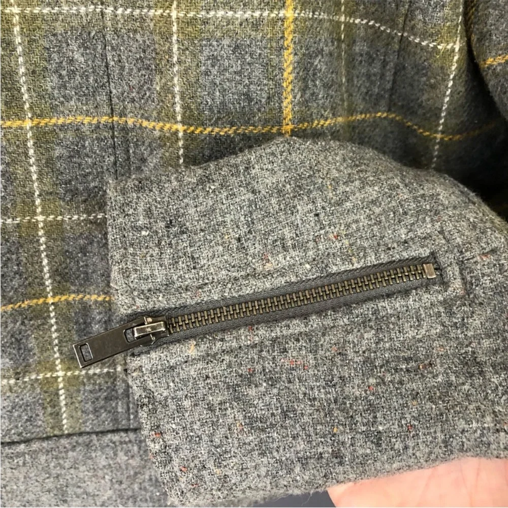 Banana Republic Gray Plaid Jacket with Faux Fur Collar | M Petite - Picture 7 of 15